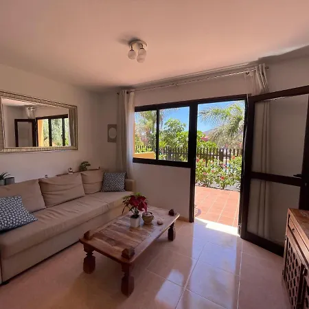 Apartment Tropical Garden Retreat: Private Terrace & Pool Oasis Corralejo